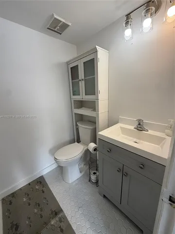 $2,500 | 6860 Southwest 45th Lane, Unit 4, Miami, FL 33155