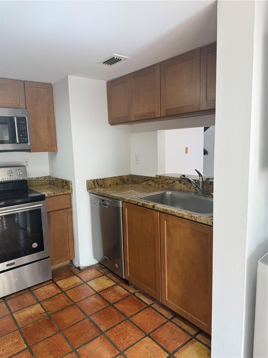 6860 Southwest 45th Lane, Unit 4 Miami, FL 33155 - Photo 4 of 21