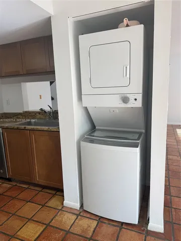 $2,500 | 6860 Southwest 45th Lane, Unit 4, Miami, FL 33155