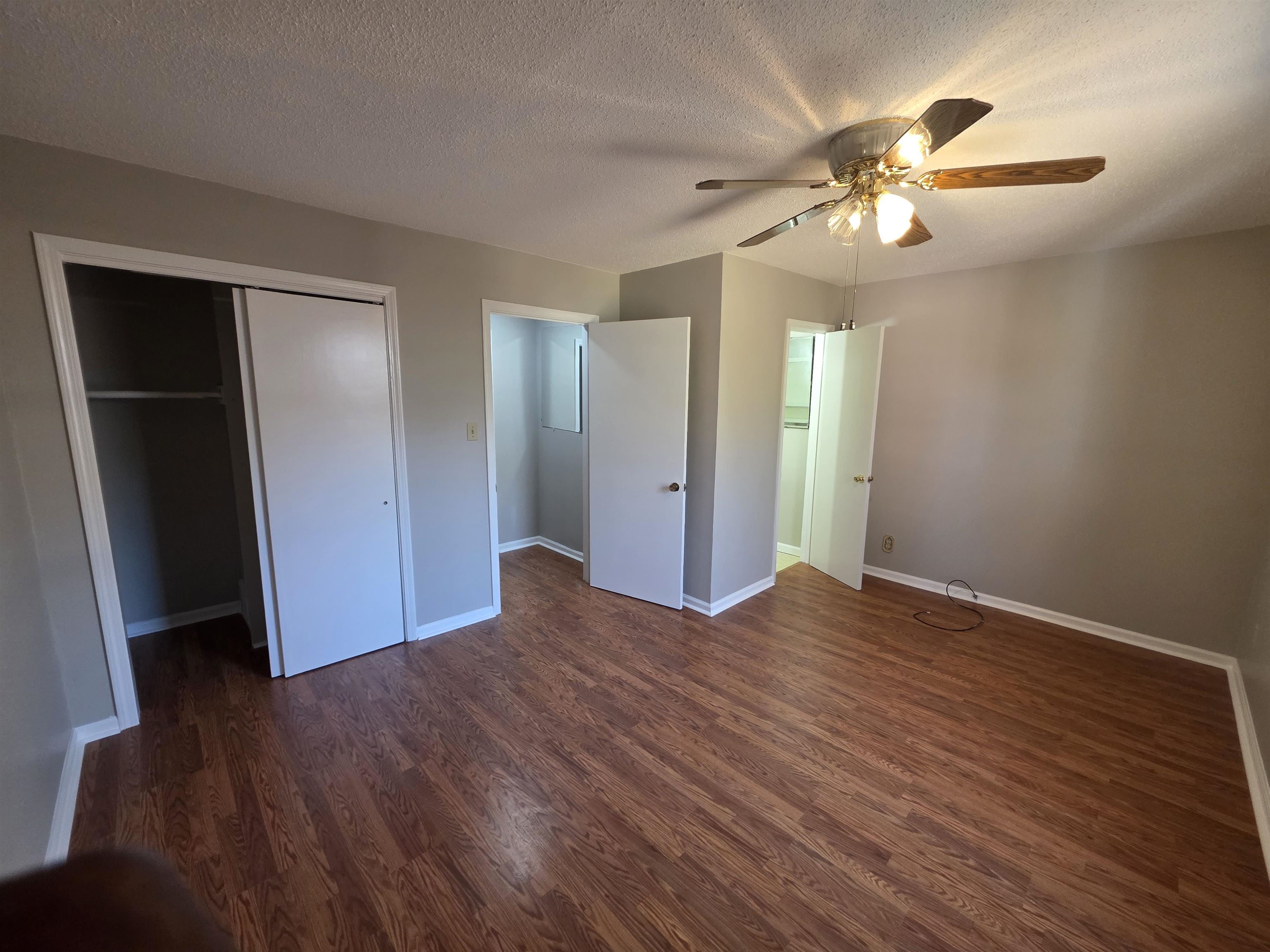 1404 Cameron Street Memphis, TN 38106 - Photo 20 of 37 a view of empty room with wooden floor