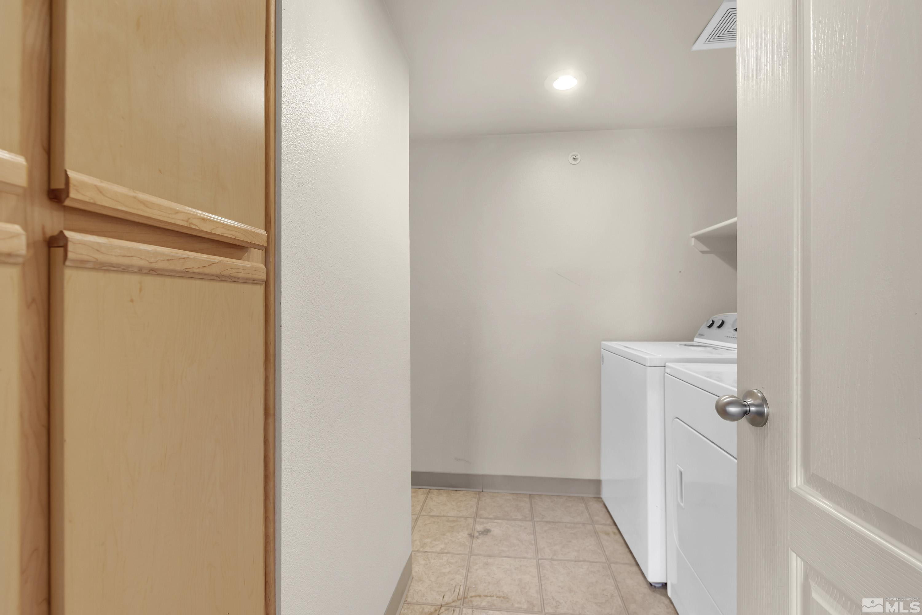 6850 Sharlands Avenue, Unit 2120 Reno, NV 89523 - Photo 21 of 35 a bathroom with a sink