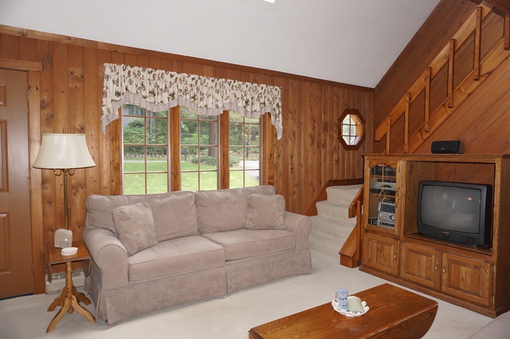 143 New Boston Road Sturbridge, MA 01566 - Photo 6 of 30