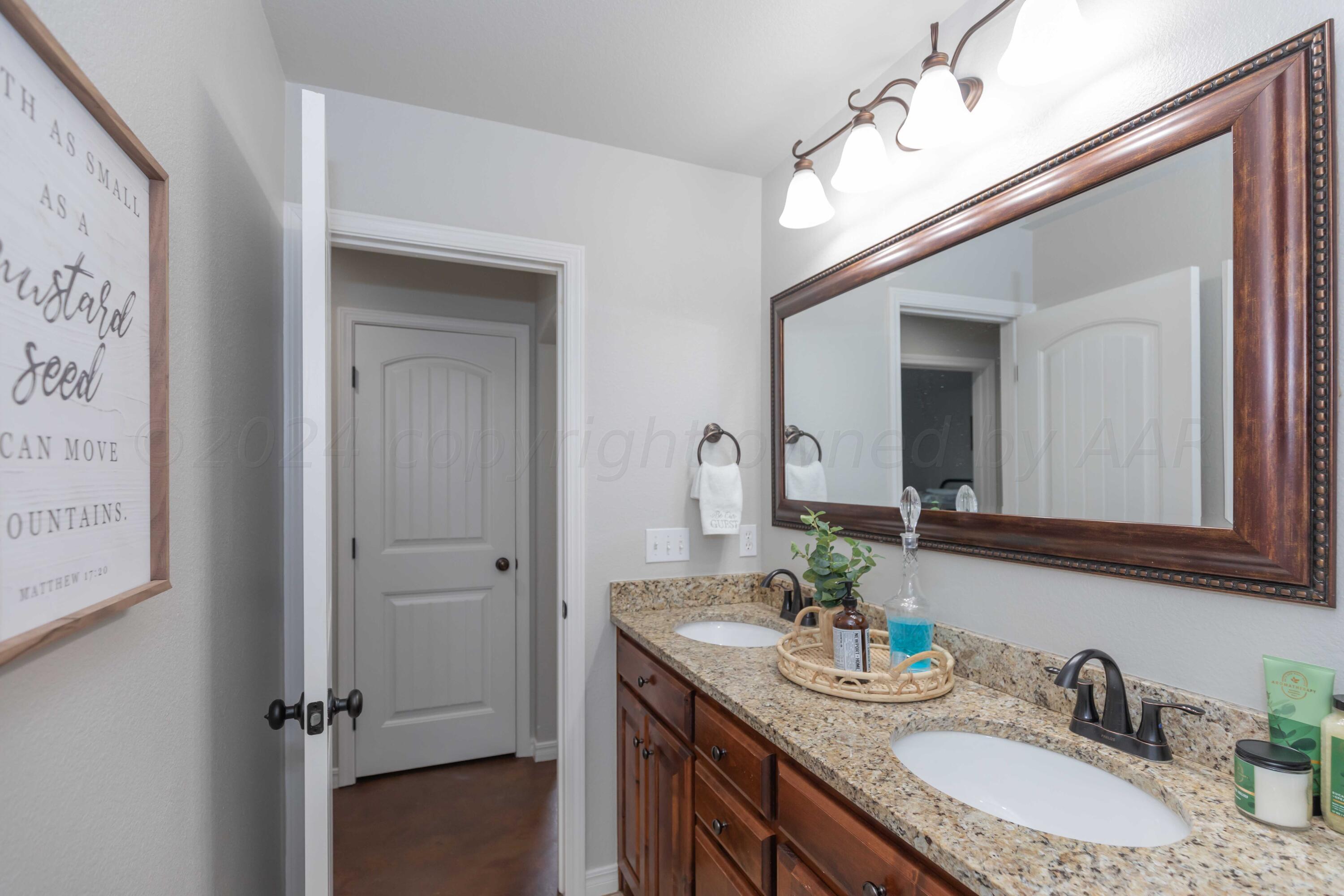 5901 South Rusk Street Amarillo, TX 79118 - Photo 20 of 53 HALLWAY FULL BATH 3