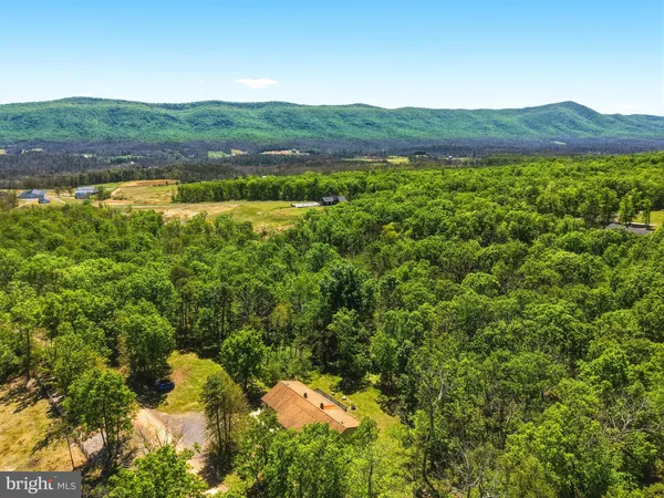 $389,000 | 553 Mt Of Olives Trail, Fort Valley, VA 22652