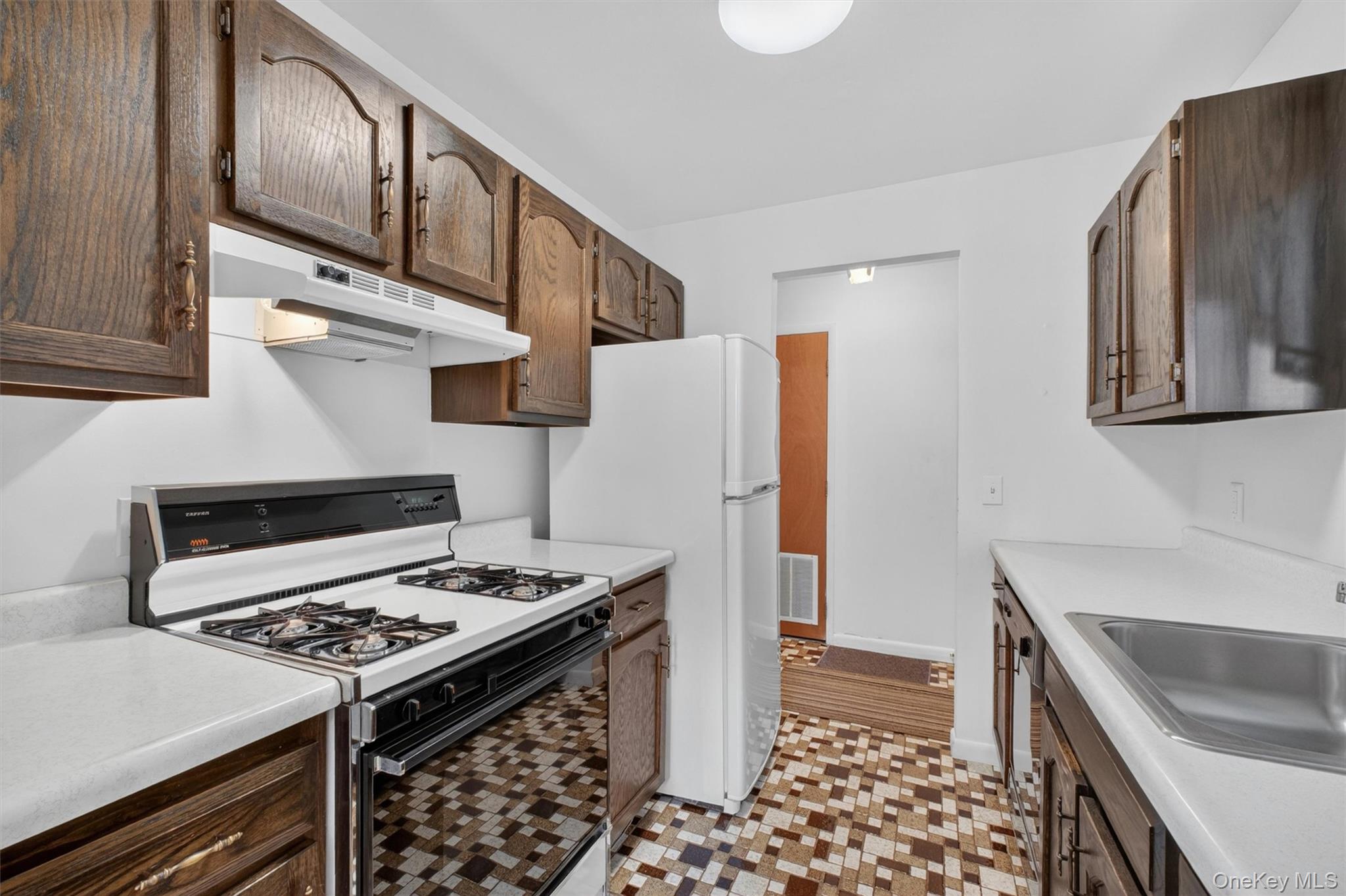 301 Commons Way, Unit C (FIRST FLOOR) Fishkill, NY 12524 - Photo 7 of 37