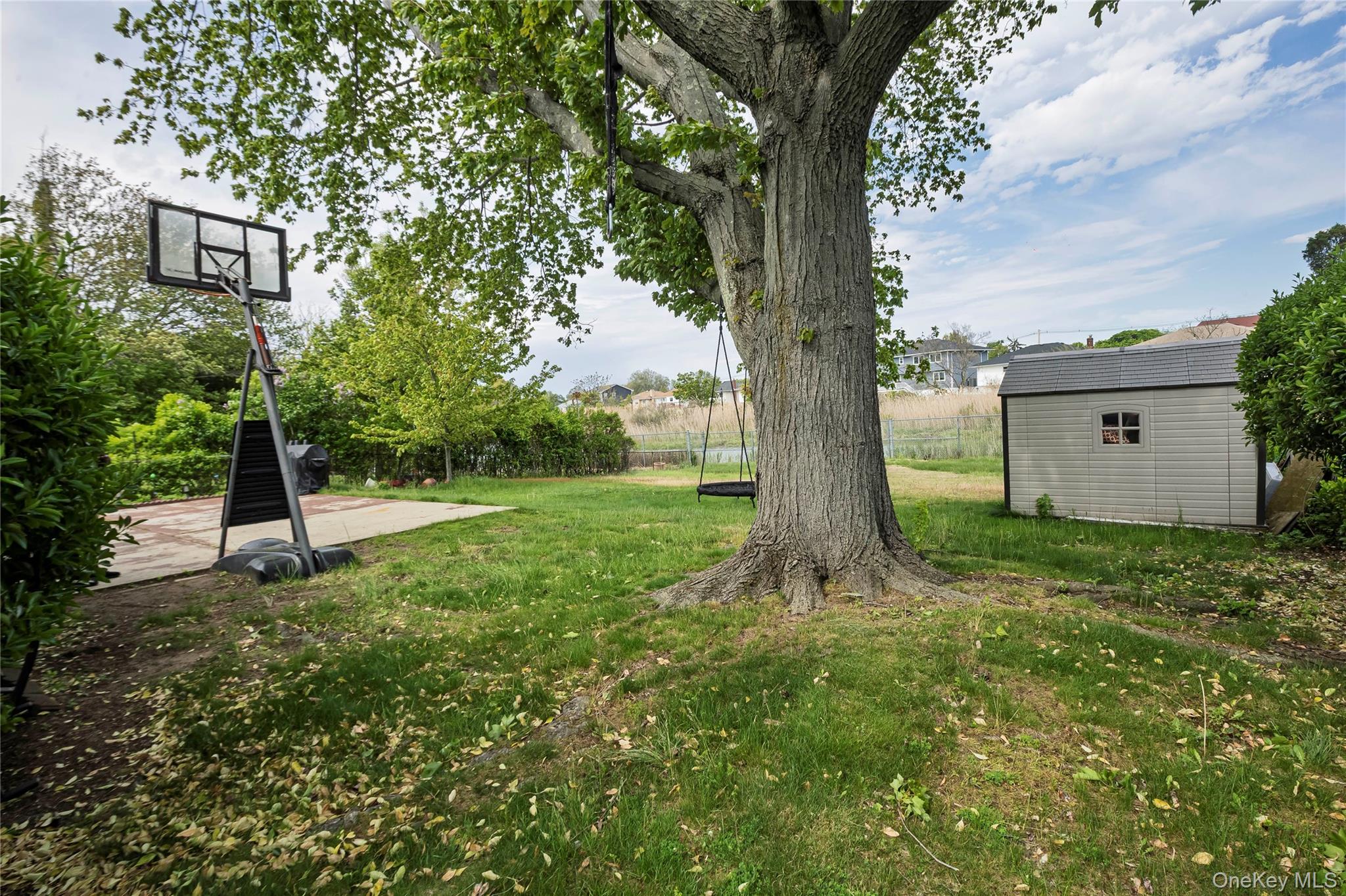 2687 Fox Road Baldwin, NY 11510 - Photo 7 of 27 a view of a garden