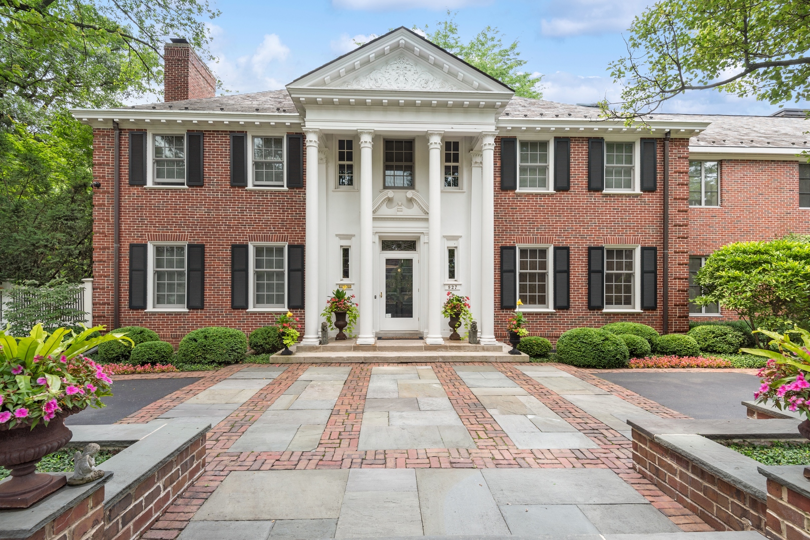 927 Romona Road Wilmette, IL 60091 - Photo 1 of 82 Gallery Image 1