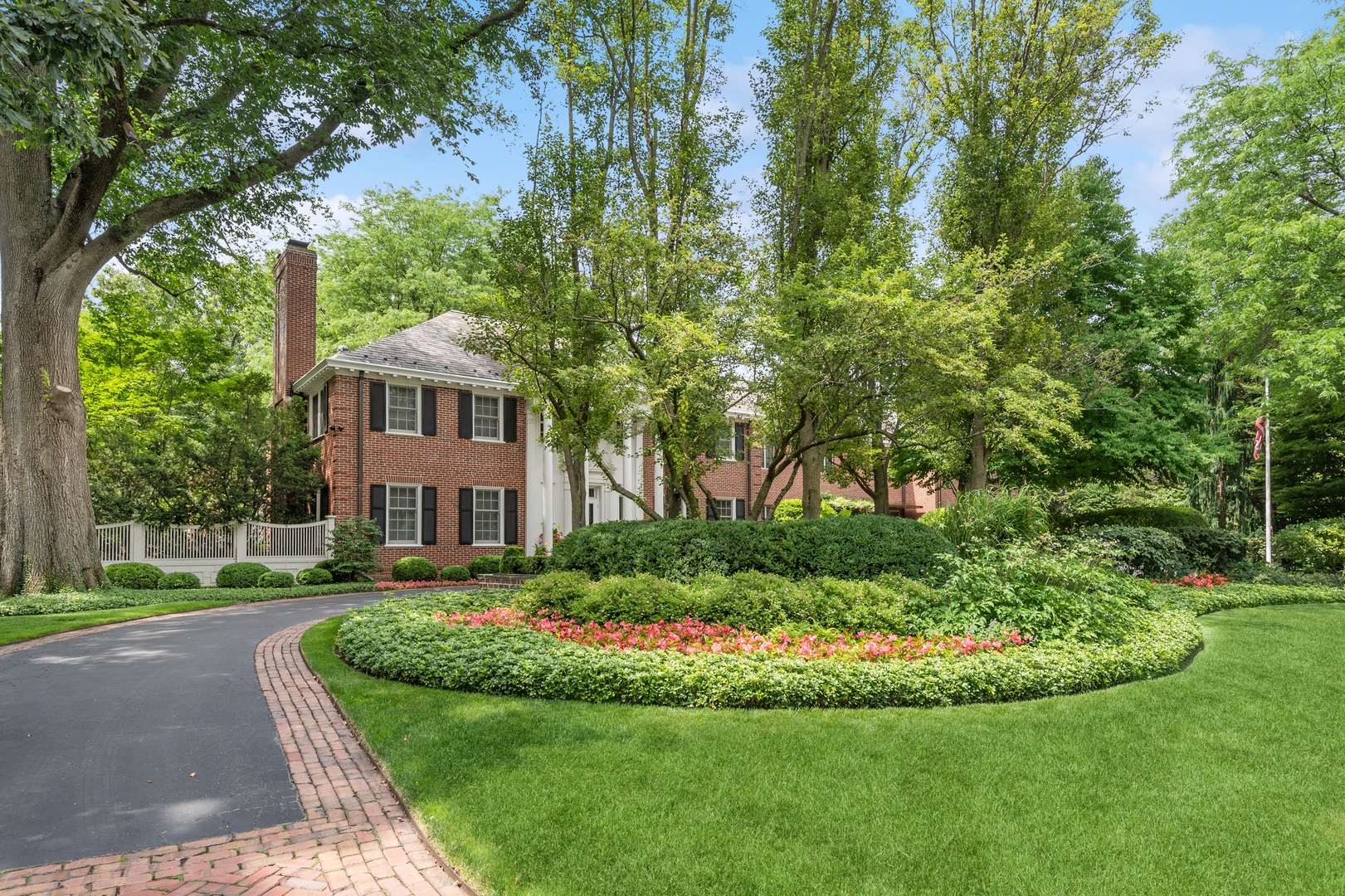 927 Romona Road Wilmette, IL 60091 - Photo 4 of 82 Gallery Image 4