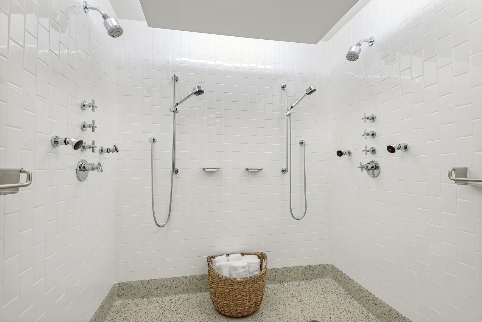 927 Romona Road Wilmette, IL 60091 - Photo 57 of 82 Gallery Image 57