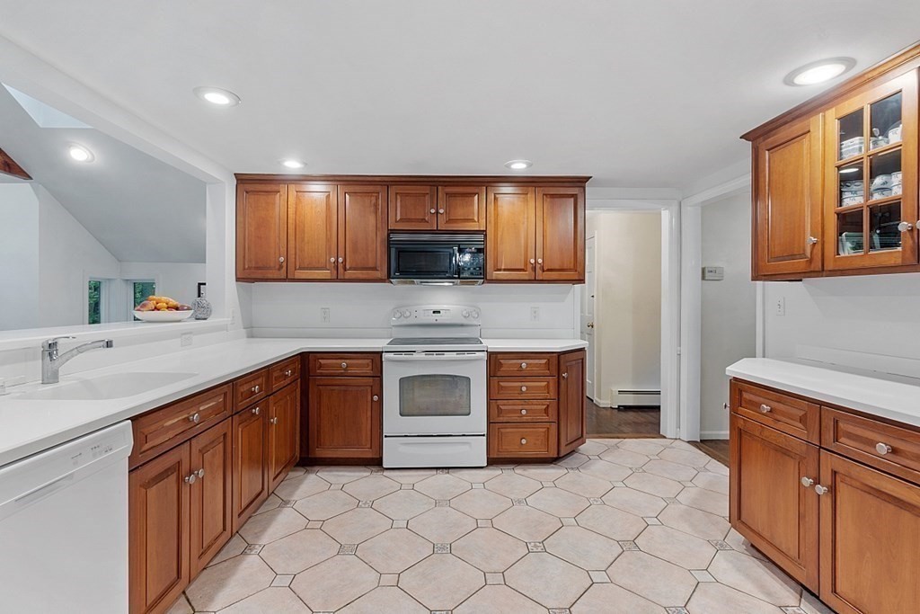 9 Whipple Road Hamilton, MA 01982 - Photo 8 of 32 Gallery Image 8