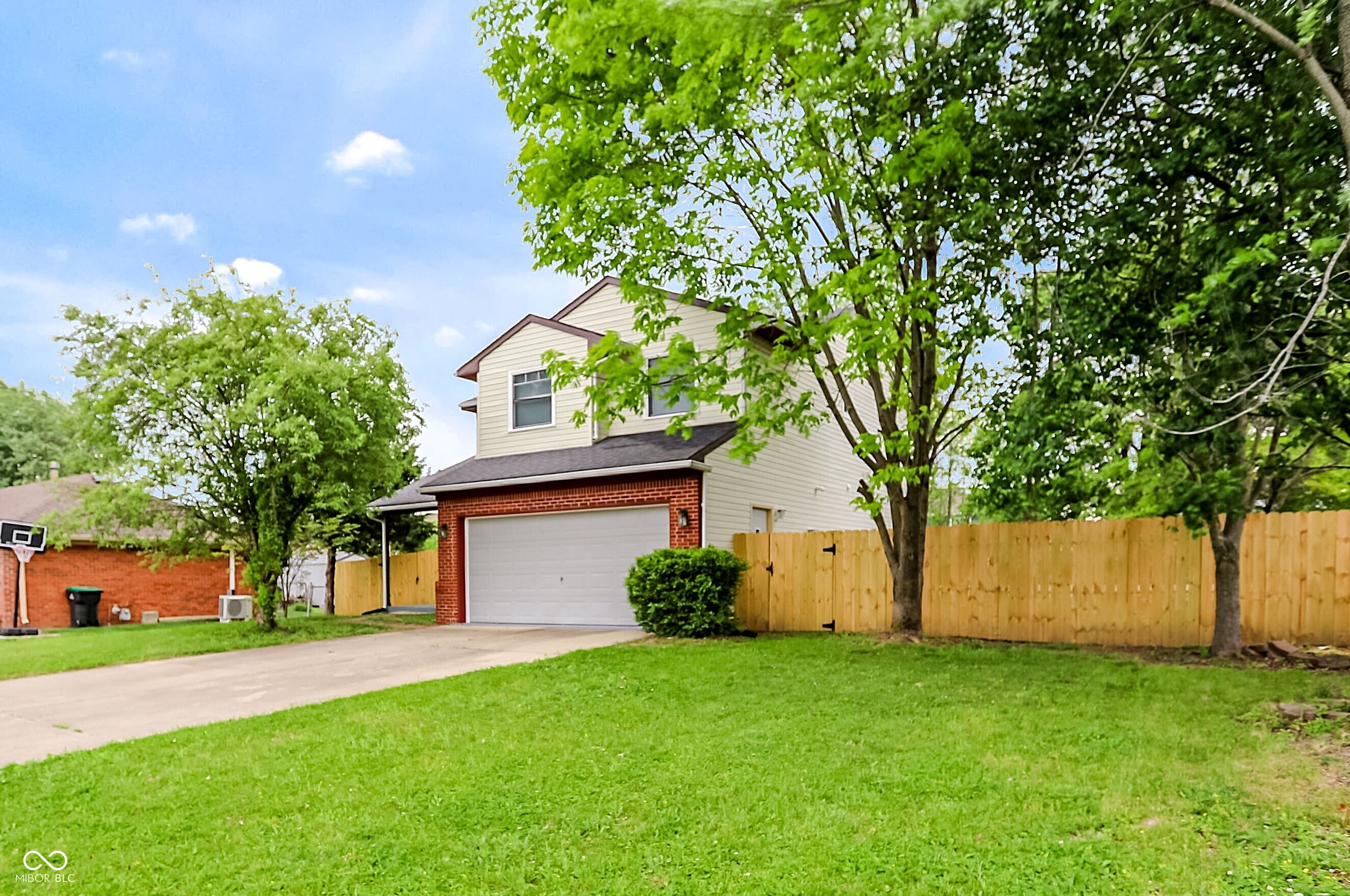305 Cardinal Drive Whiteland, IN 46184 - Photo 1 of 41