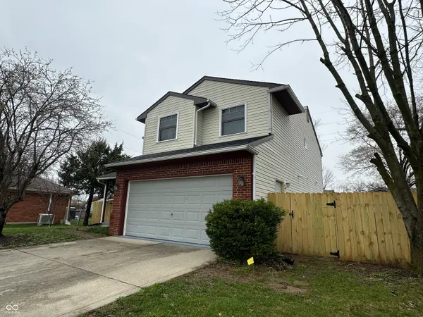 $300,000 | 305 Cardinal Drive, Whiteland, IN 46184