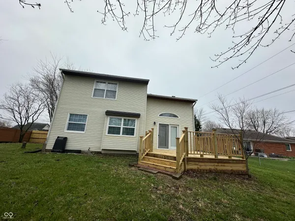 $300,000 | 305 Cardinal Drive, Whiteland, IN 46184