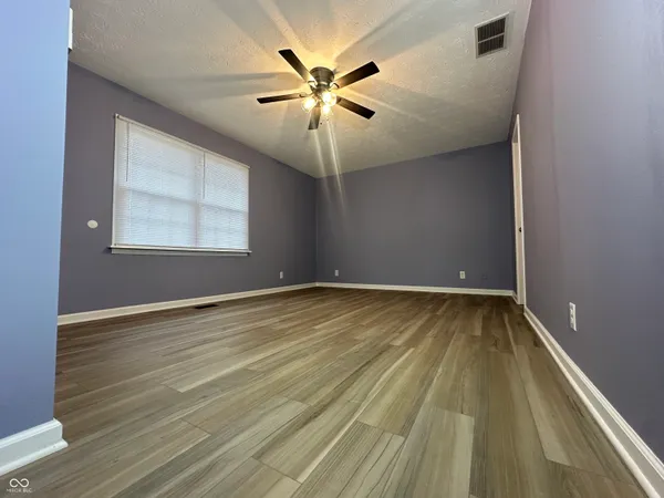 $300,000 | 305 Cardinal Drive, Whiteland, IN 46184
