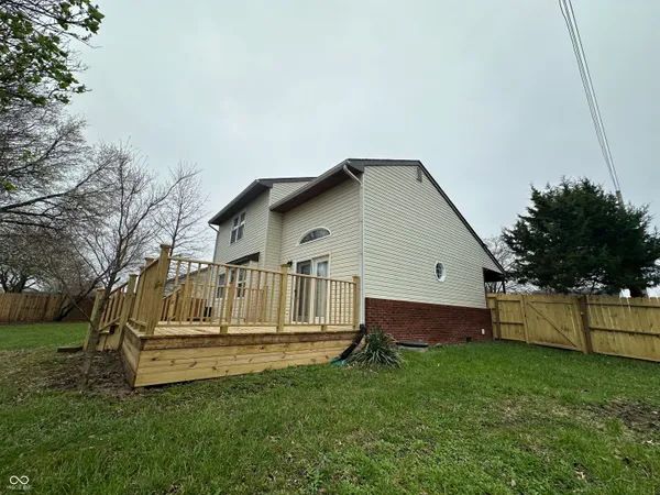 $300,000 | 305 Cardinal Drive, Whiteland, IN 46184
