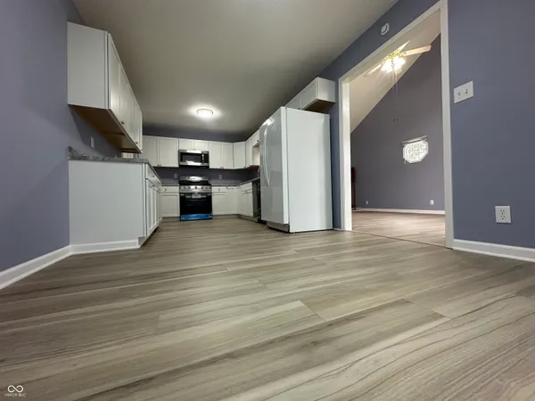 $300,000 | 305 Cardinal Drive, Whiteland, IN 46184