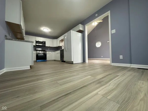 $300,000 | 305 Cardinal Drive, Whiteland, IN 46184