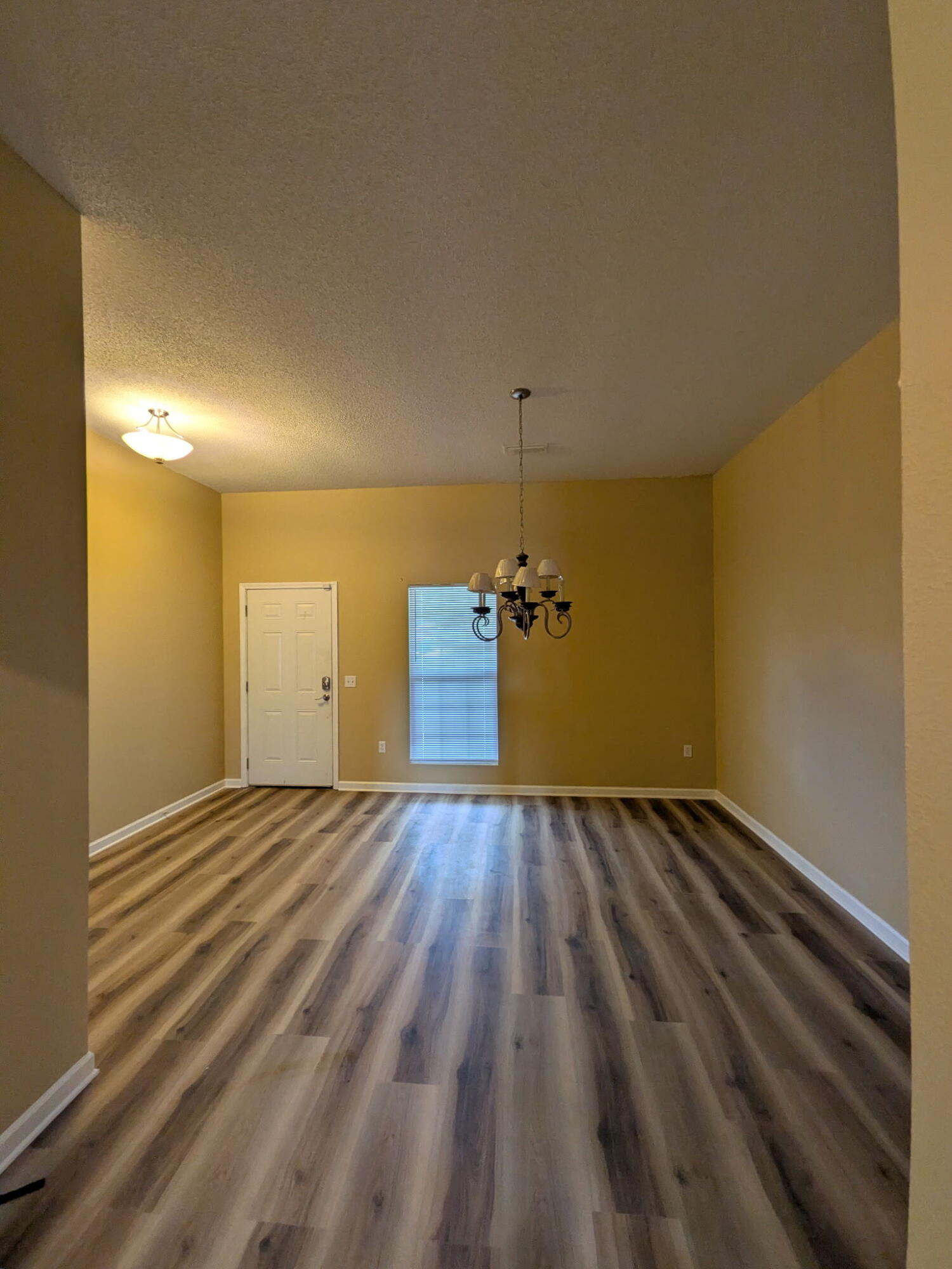 5211 Moore Loop Crestview, FL 32536 - Photo 6 of 27 3826