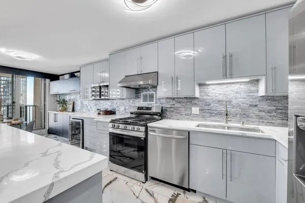 $3,400 | 400 East Randolph Street, Unit 2225, Chicago, IL 60601