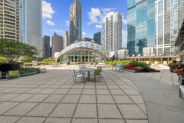 $3,400 | 400 East Randolph Street, Unit 2225, Chicago, IL 60601