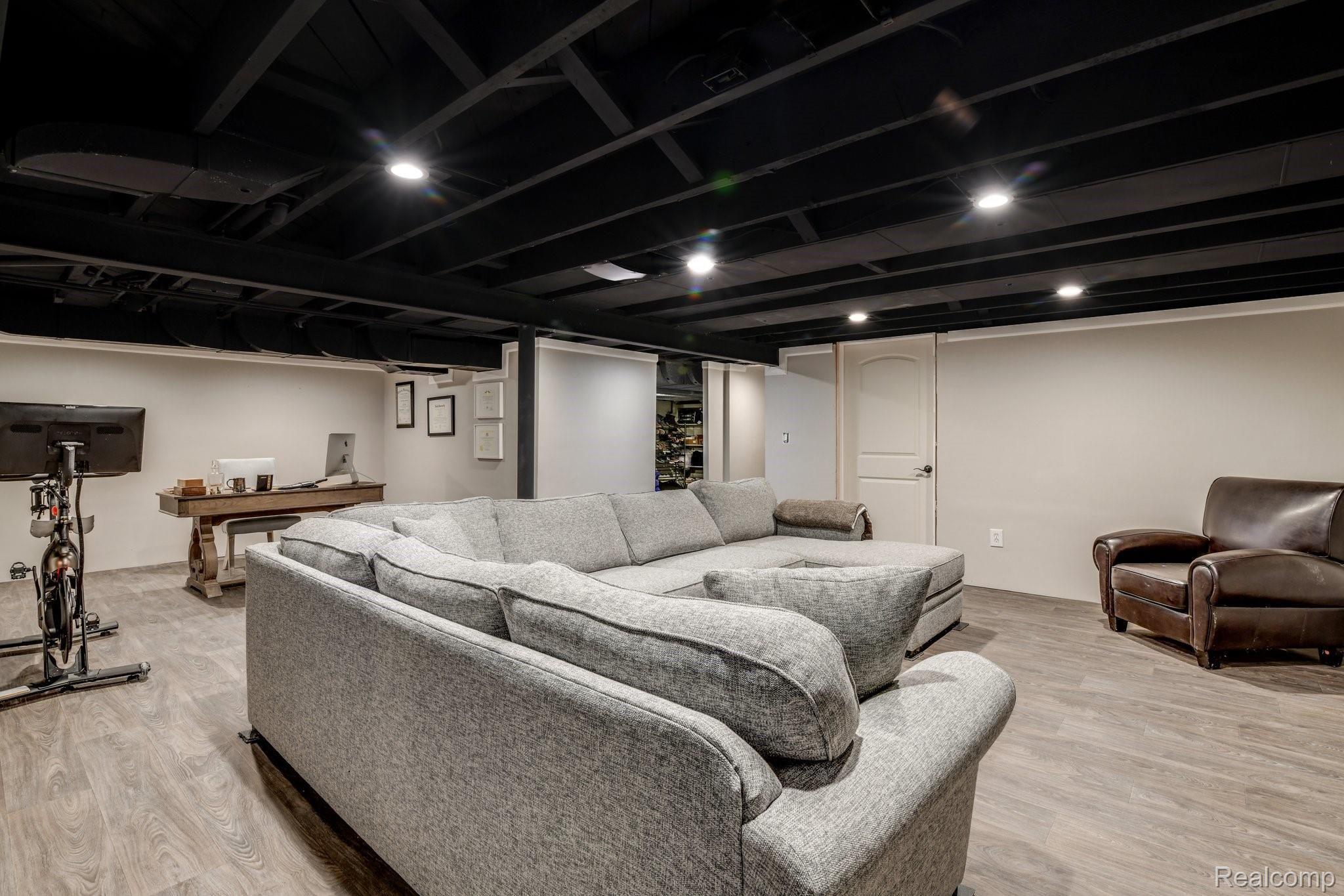 1315 Cadieux Road Grosse Pointe, MI 48230 - Photo 23 of 32 31-web-or-mls-1315 Cadieux Road - Grosse Pointe0030.jpg