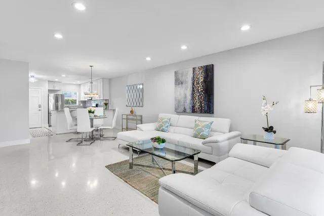 $474,000 | 701 Harbour Drive, Unit 103, Boca Raton, FL 33431