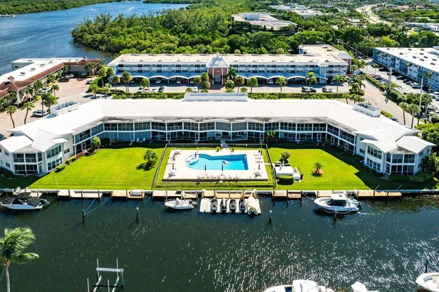 $474,000 | 701 Harbour Drive, Unit 103, Boca Raton, FL 33431