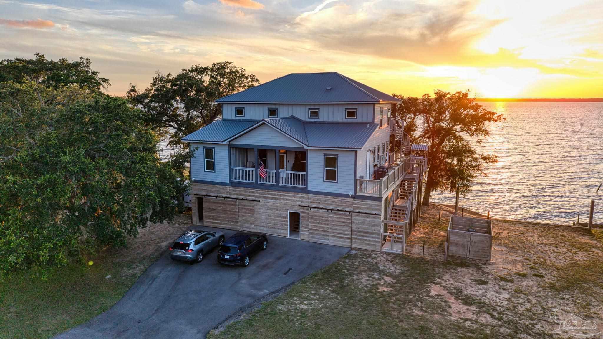 305 Garcon Point Road Milton, FL 32583 - Photo 10 of 37