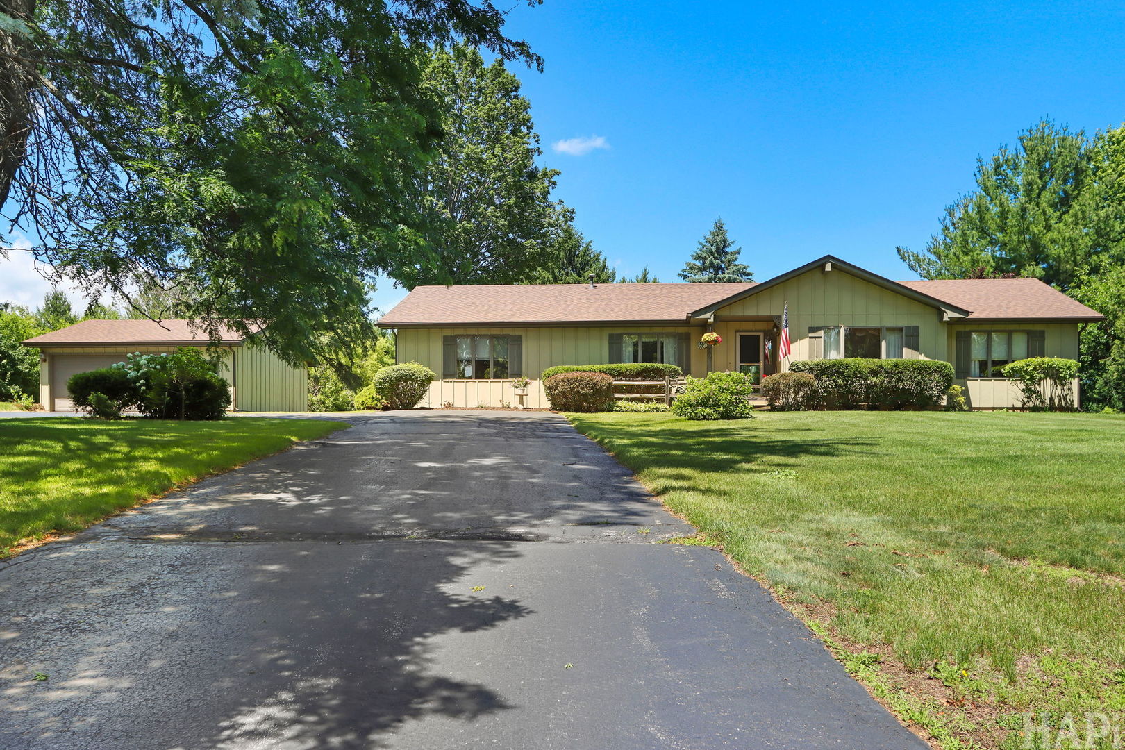 1702 Breezy Lawn Road Spring Grove, IL 60081 - Photo 3 of 33