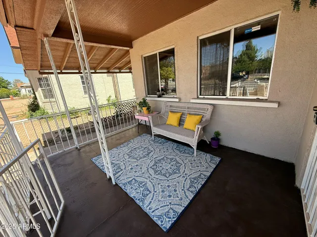 $1,400 | 851 East 9th Street, Douglas, AZ 85607