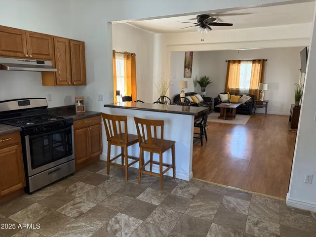 $1,400 | 851 East 9th Street, Douglas, AZ 85607
