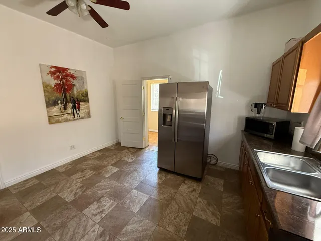$1,400 | 851 East 9th Street, Douglas, AZ 85607