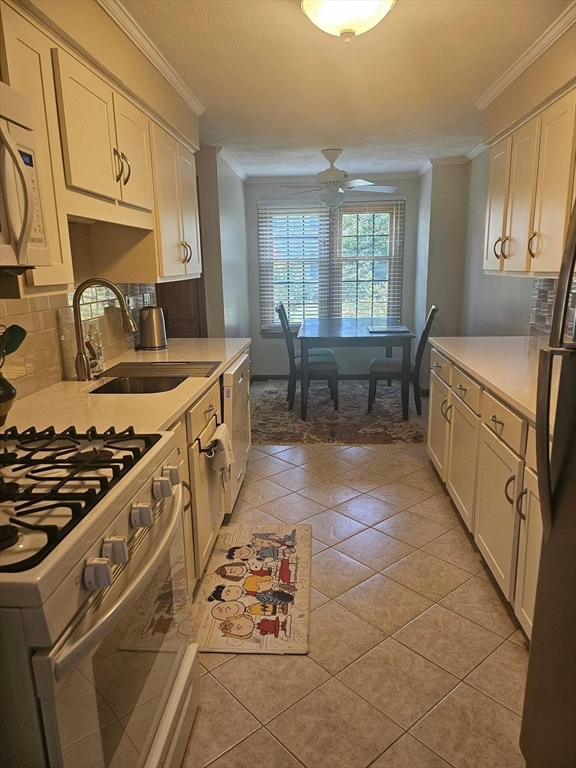96 Apache Way, Unit 96 Tewksbury, MA 01876 - Photo 7 of 11