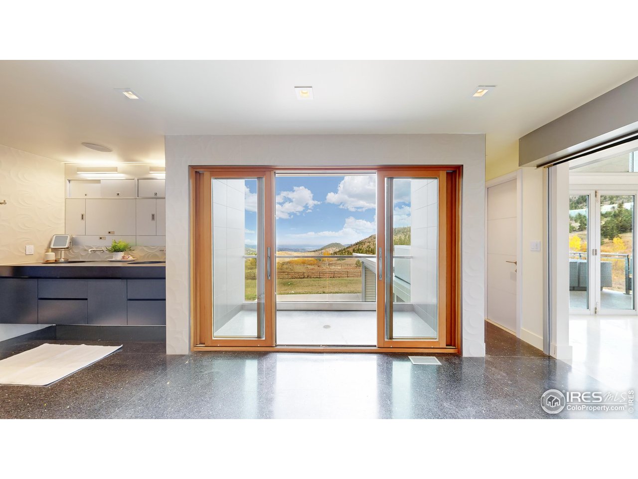 987 Lost Angel Road Boulder, CO 80302 - Photo 13 of 40 a room with a window