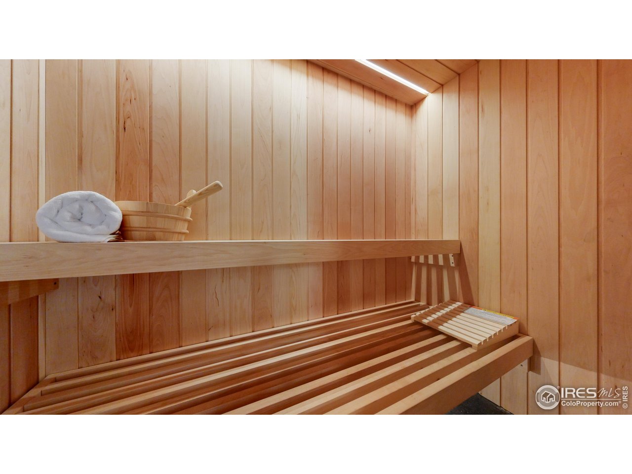 987 Lost Angel Road Boulder, CO 80302 - Photo 15 of 40 a black and white photo of a mirror