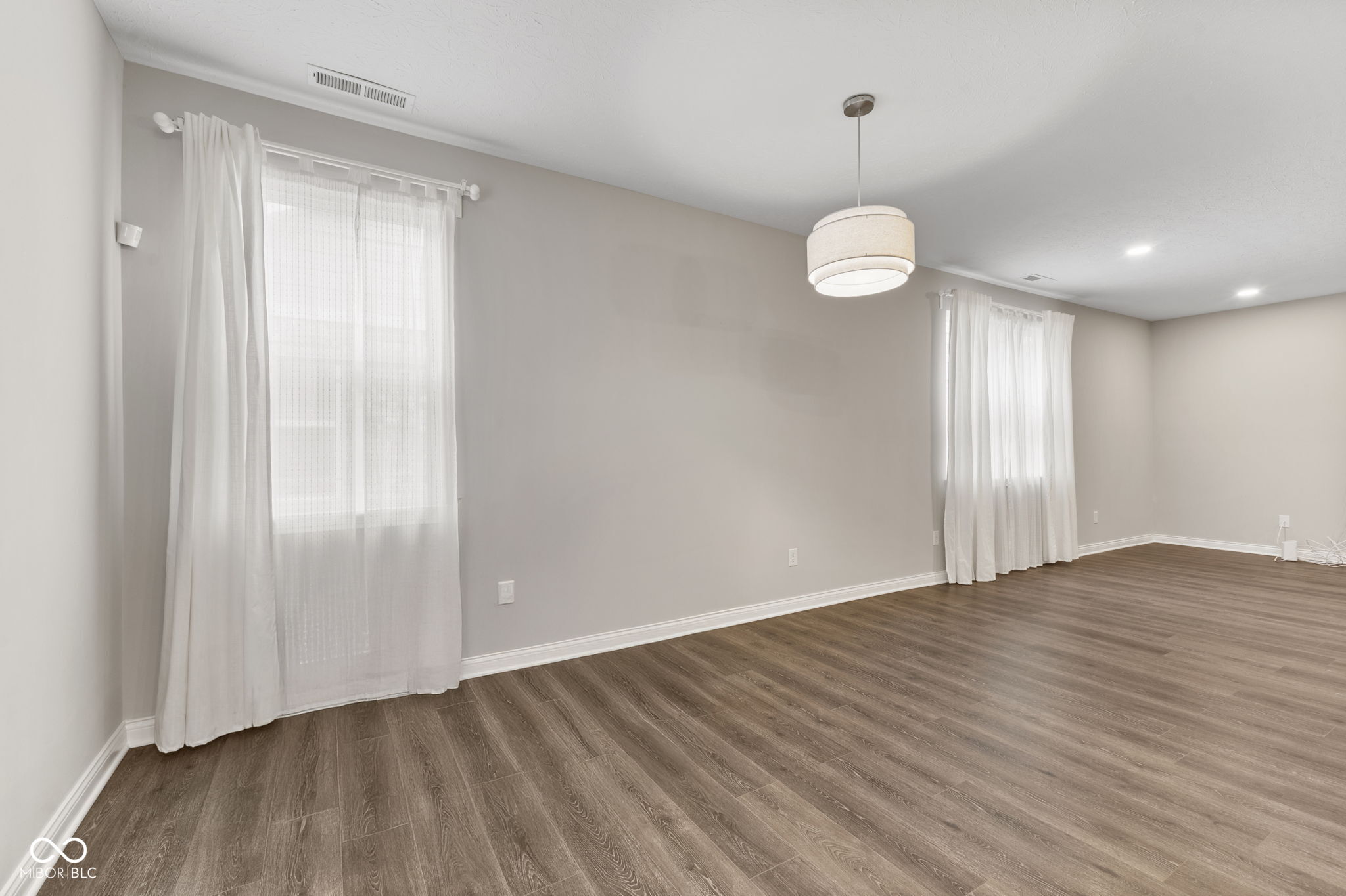 6341 Stallion Way Indianapolis, IN 46260 - Photo 17 of 28