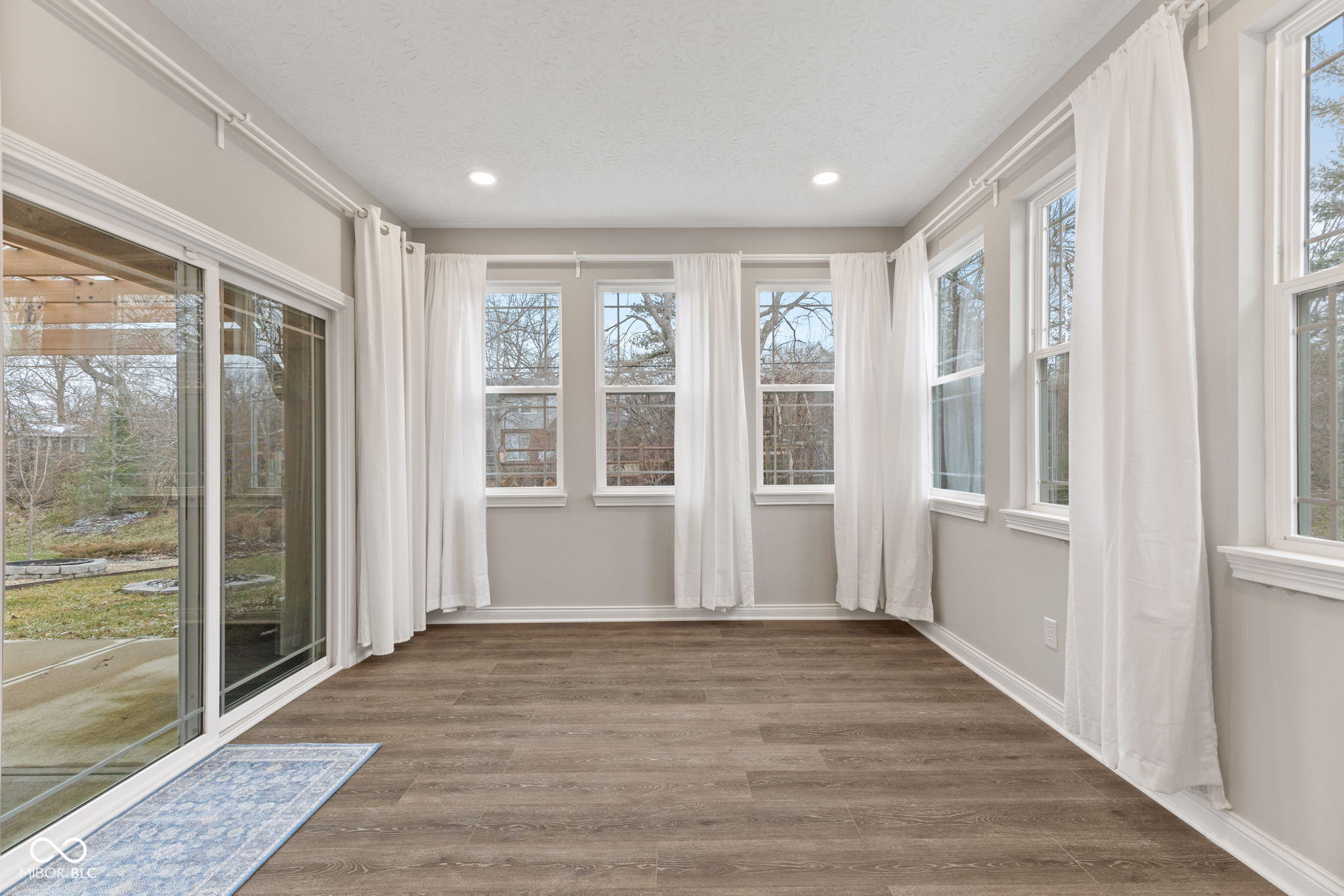 6341 Stallion Way Indianapolis, IN 46260 - Photo 18 of 28