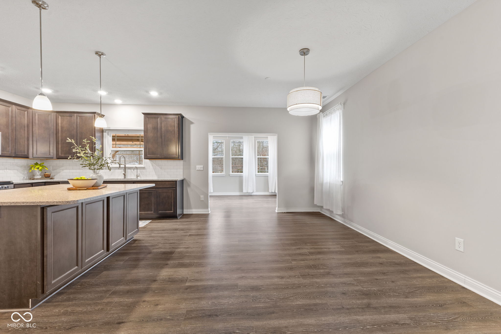 6341 Stallion Way Indianapolis, IN 46260 - Photo 10 of 28