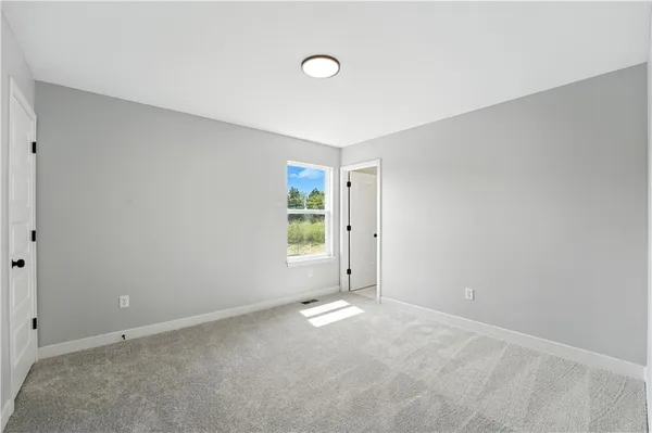 $409,988 | 707 Glenn Circle, Raymore, MO 64083