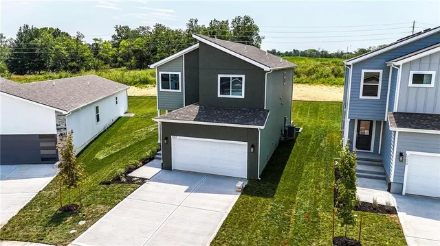 $399,950 | 707 Glenn Circle, Raymore, MO 64083