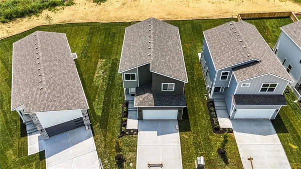 $409,988 | 707 Glenn Circle, Raymore, MO 64083