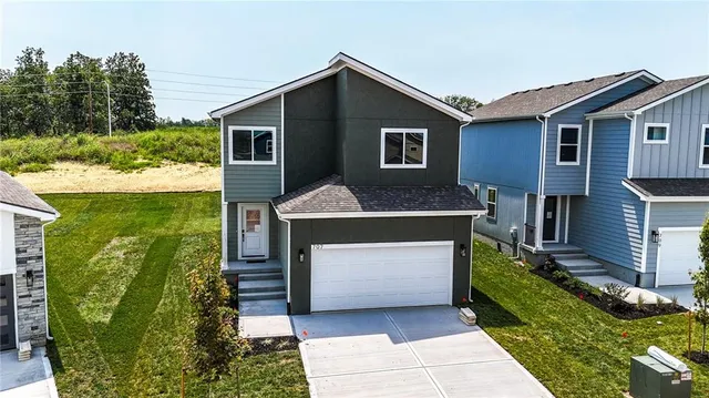 $399,950 | 707 Glenn Circle, Raymore, MO 64083