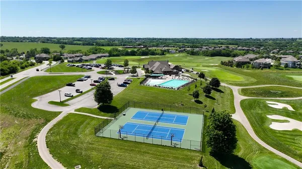 $409,988 | 707 Glenn Circle, Raymore, MO 64083