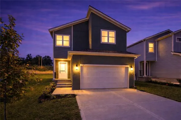 $409,988 | 707 Glenn Circle, Raymore, MO 64083