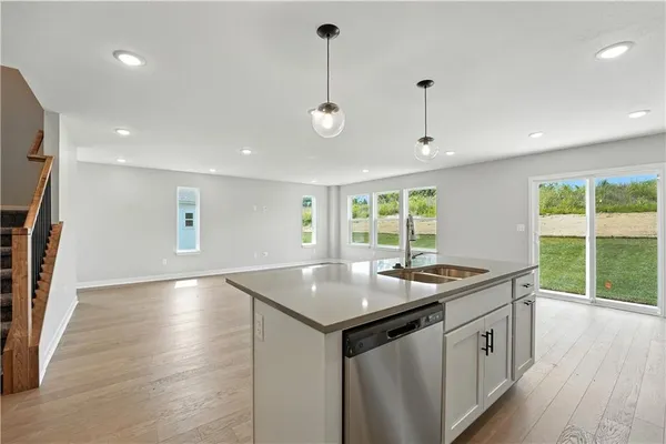 $409,988 | 707 Glenn Circle, Raymore, MO 64083