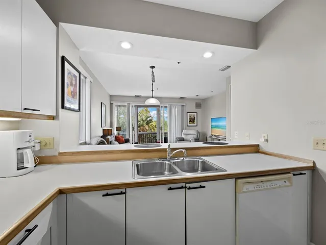 $475,000 | 657 Cedars Court, Longboat Key, FL 34228