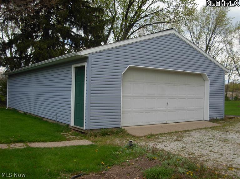 1999 South Gregg Road Akron, OH 44319 - Photo 5 of 16