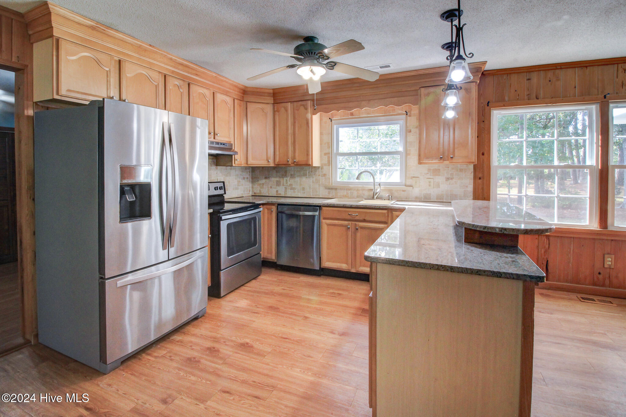 705 Robin Road Morehead City, NC 28557 - Photo 12 of 51 Kitchen