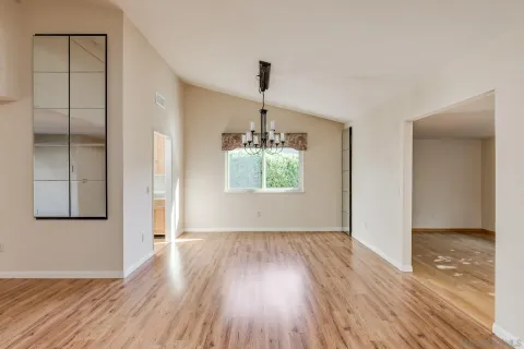 $770,000 | 2020 Gary Lane, Escondido, CA 92026