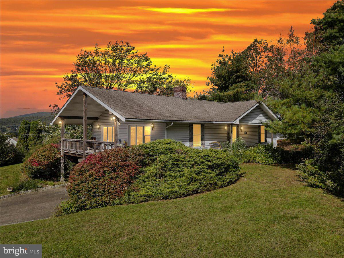 225 Birch Drive Lehighton, PA 18235 - Photo 2 of 51